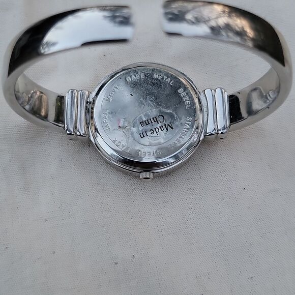 Ladies Persona Bracelet Cuff Silver Tone Quartz Watch - New - Picture 5 of 9